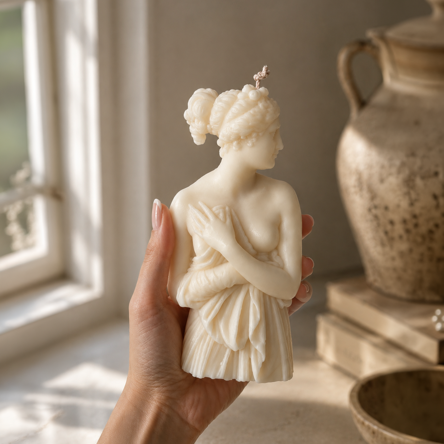 warm warren london handmade artisanal soy wax clean burn vegan large Venere Italica Women statue candle