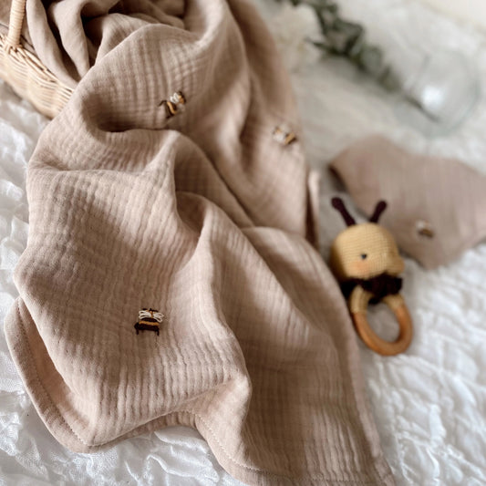 Embroidered Muslin Bee Baby Set