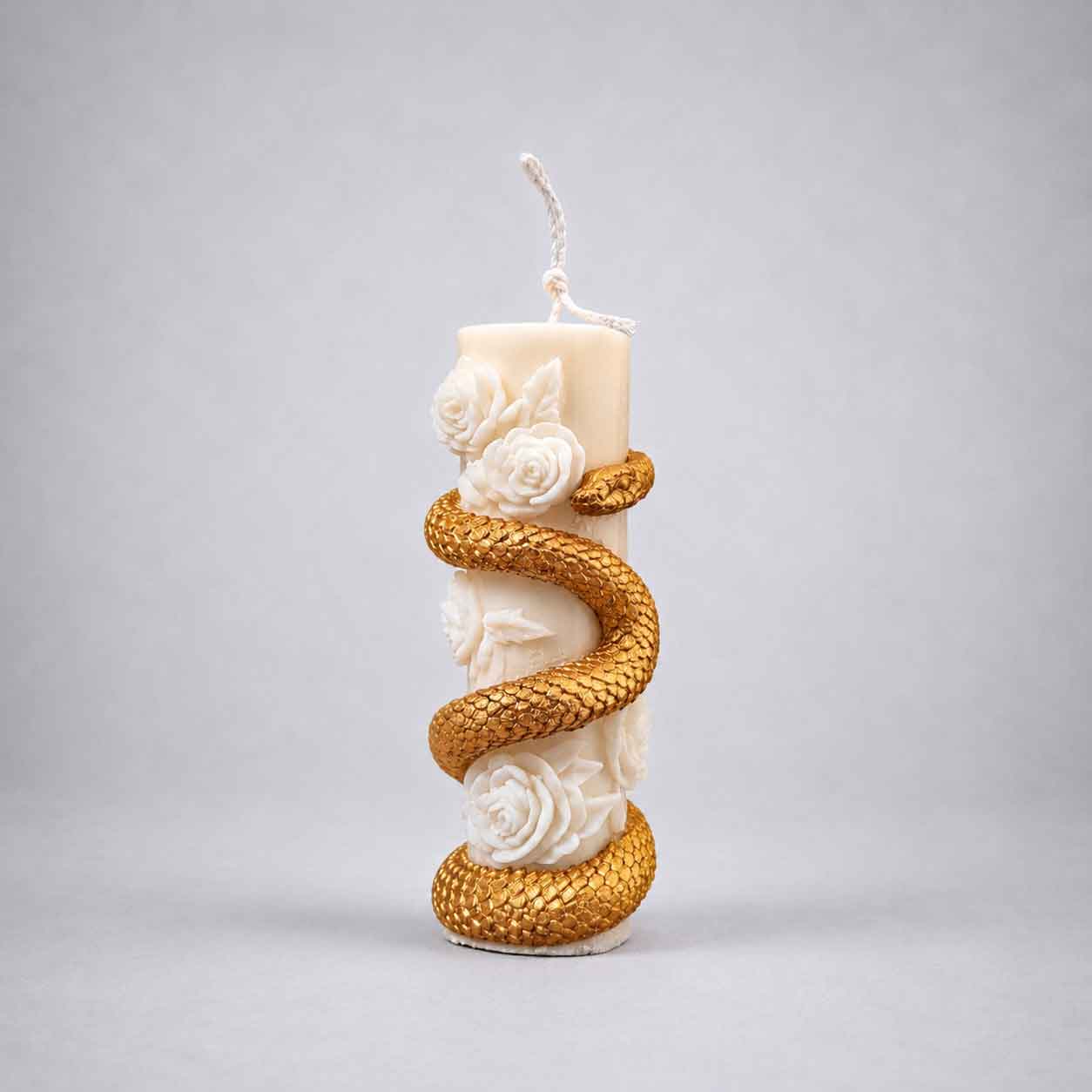Snake Rose - Pillar Candle - Hand Painted Gold Edition. Luxury handcrafted soy wax Pillar candle by Warm Warren London, designed for modern and timeless interiors. Uniq, luxury gift.