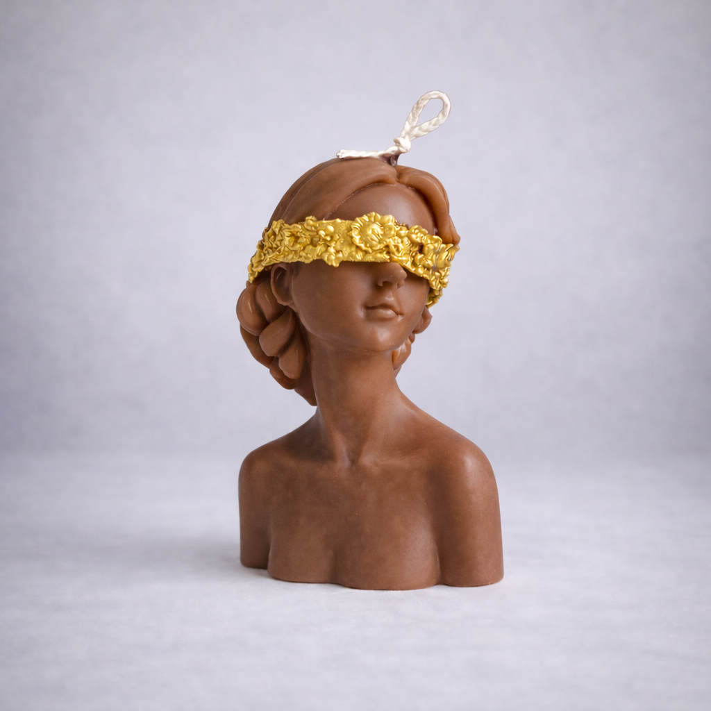 Gözleri Bağlı Kadın Heykeli Mum