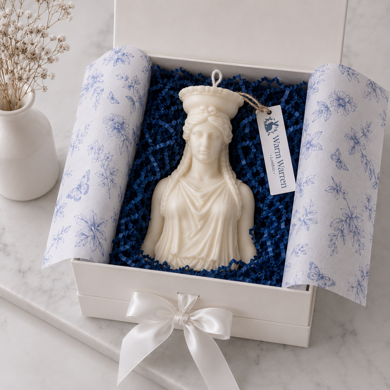 Caryatid Bust - Large Sculpture Candle. Luxury handcrafted sculptural soy wax candle by Warm Warren London, designed for modern and timeless interiors. Uniq, luxury gift.