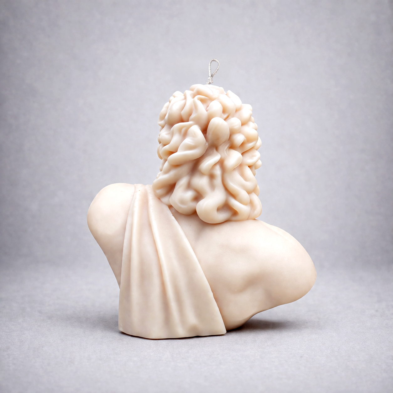 Zeus Bust – Large Sculpture Candle. Luxury handcrafted sculptural soy wax candle by Warm Warren London, designed for modern and timeless interiors. Uniq, luxury gift.