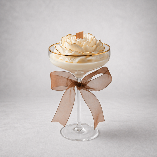 Hand-Painted Gold Detail Rose Candle in Glass – Luxury Soy Wax Candle