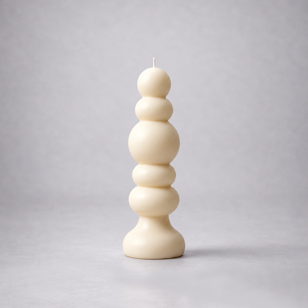 Stacked Ball - Pillar Candle uxury handcrafted sculptural soy wax candle by Warm Warren London, designed for modern and timeless interiors. Uniq, luxury gift.